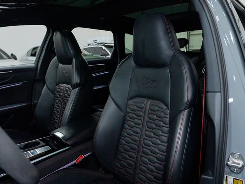 Used 2022 Audi RS 6 w/ Carbon Optic Package AWD/4WD image 22