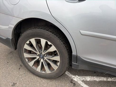 Used 2017 Subaru Outback 2.5i Limited image 18