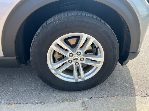 Used 2023 Ford Explorer XLT w/ Equipment Group 202A image 10