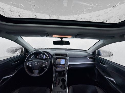 Used 2015 Toyota Camry XSE image 39