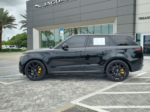 Certified 2025 Land Rover Range Rover Sport SE AWD/4WD image 2
