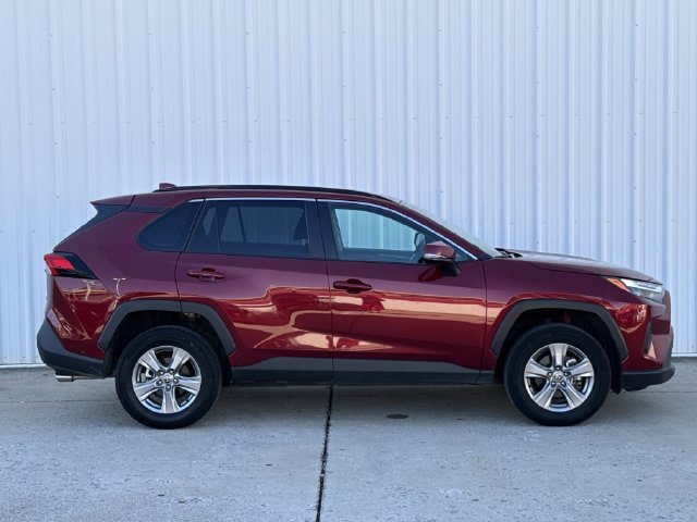 Used 2025 Toyota RAV4 XLE FWD image 3