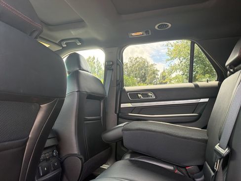 Used 2017 Ford Explorer Sport w/ Equipment Group 401A AWD/4WD image 9