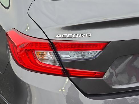 Used 2020 Honda Accord Touring image 32