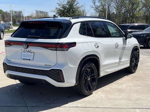 New 2026 Volkswagen Tiguan SE R-Line FWD image 8