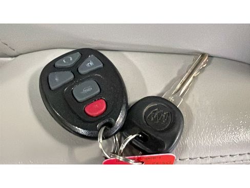 Used 2009 Buick Lucerne CXL image 19