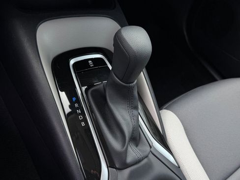 Used 2025 Toyota Corolla LE image 16