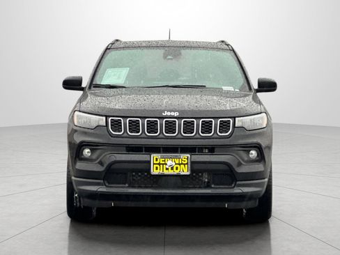 Used 2024 Jeep Compass Latitude image 10