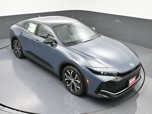 New 2026 Toyota Crown XLE image 29