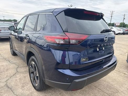 Used 2025 Nissan Rogue SV AWD/4WD image 13