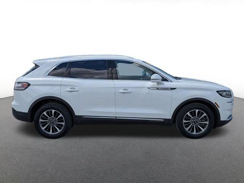 Used 2023 Lincoln Nautilus Reserve AWD/4WD image 2