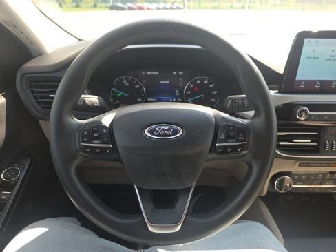 Used 2022 Ford Escape SE FWD image 32
