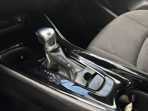 Used 2019 Toyota C-HR XLE FWD image 24