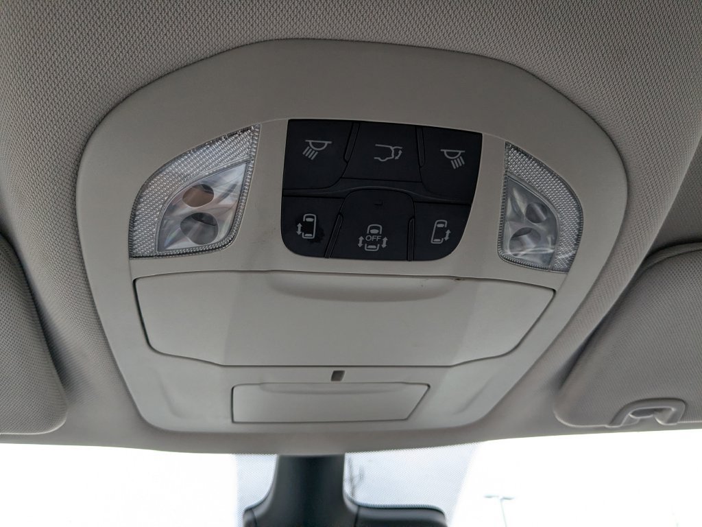 Used 2024 Chrysler Pacifica Touring-L FWD image 31