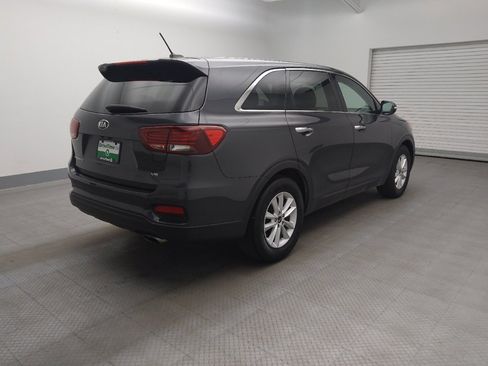 Used 2019 Kia Sorento FWD V6 image 9