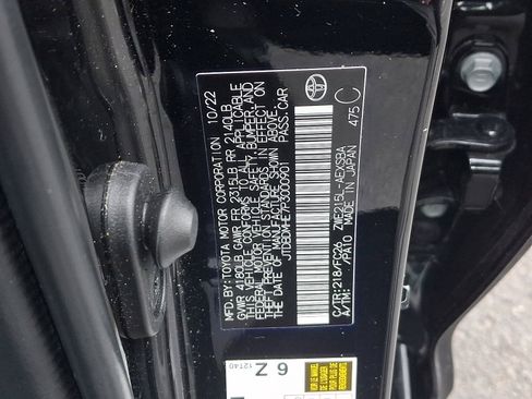 Used 2023 Toyota Corolla SE w/ SE Package image 28