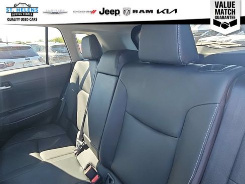 Used 2022 Toyota Corolla Cross XLE w/ Convenience Package AWD/4WD image 33