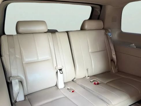 Used 2012 GMC Yukon SLT w/ SLT-2 Equipment Package RWD image 23
