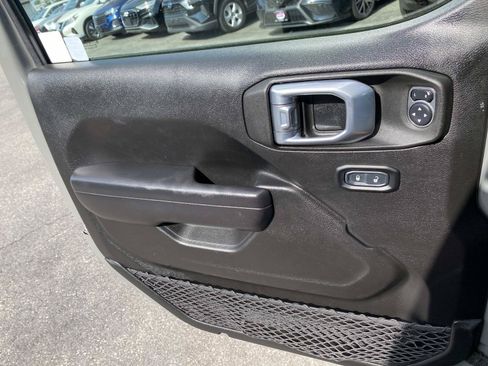 Used 2021 Jeep Wrangler Unlimited Sport AWD/4WD image 22