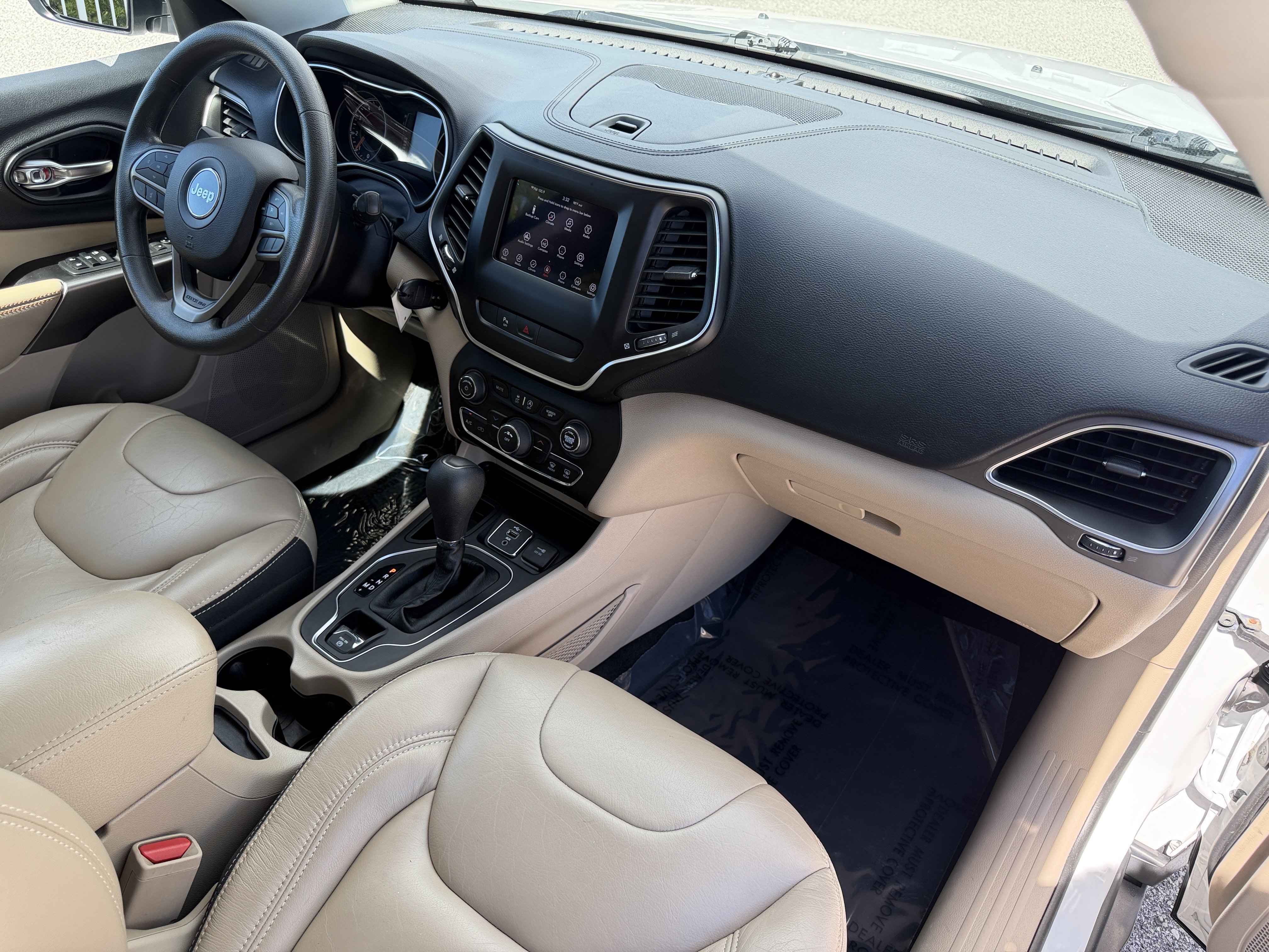Used 2020 Jeep Cherokee Latitude FWD image 12