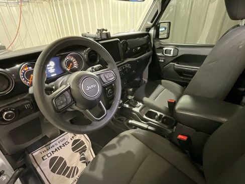 Used 2023 Jeep Wrangler Sport image 9