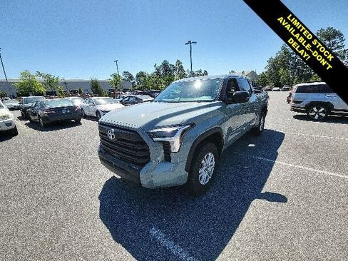 Used 2024 Toyota Tundra SR5 w/ SR5 Premium Package AWD/4WD image 5