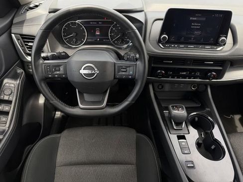 Used 2025 Nissan Rogue SV FWD image 11