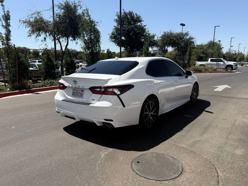 Used 2021 Toyota Camry SE FWD image 7