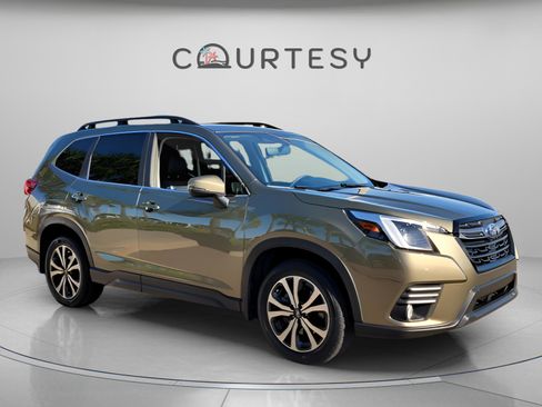 Used 2023 Subaru Forester Limited image 7