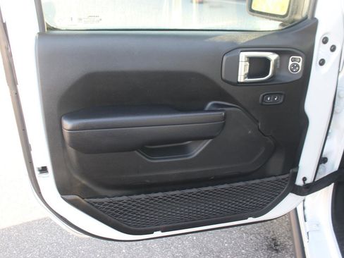 Used 2024 Jeep Wrangler Unlimited Rubicon image 11