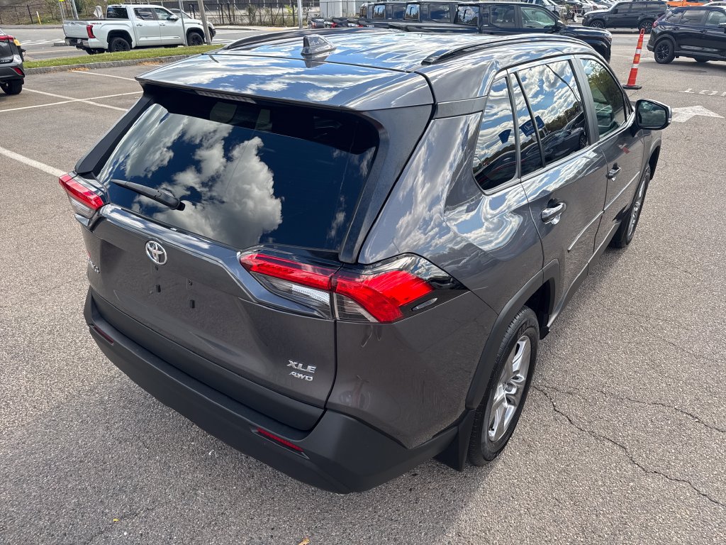 Used 2025 Toyota RAV4 XLE w/ Convenience Package AWD/4WD image 9