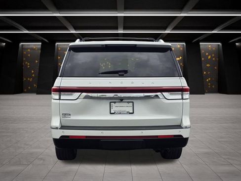 Used 2023 Lincoln Navigator Reserve RWD image 5