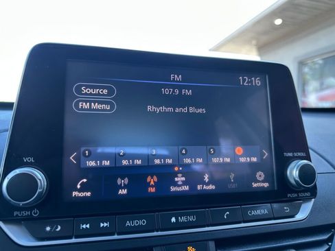 Used 2023 Nissan Altima 2.5 SV image 17