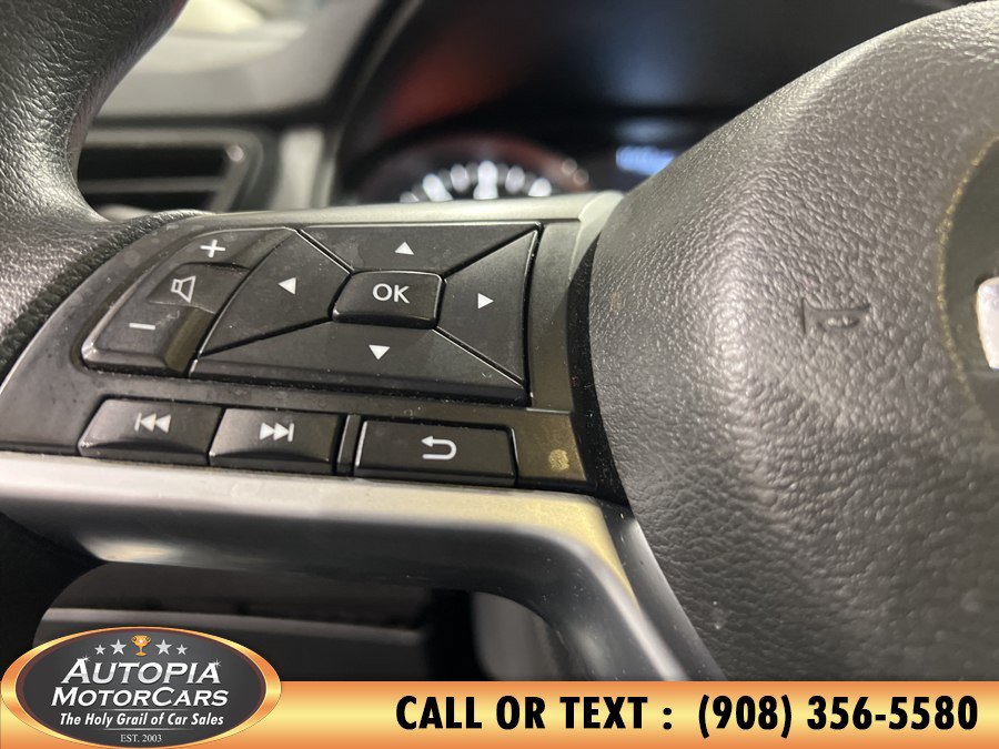 Used 2017 Nissan Rogue SV AWD/4WD image 22