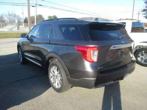Used 2020 Ford Explorer XLT w/ Equipment Group 202A image 6