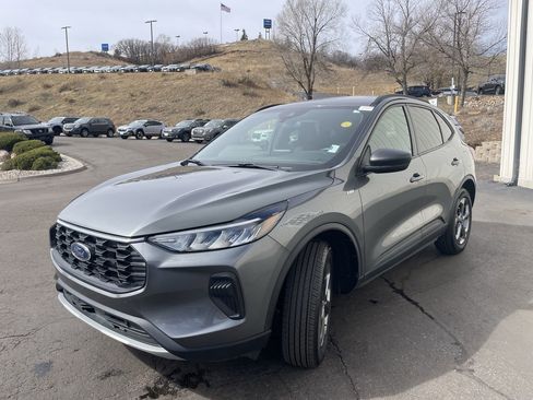 Used 2025 Ford Escape ST-Line image 3