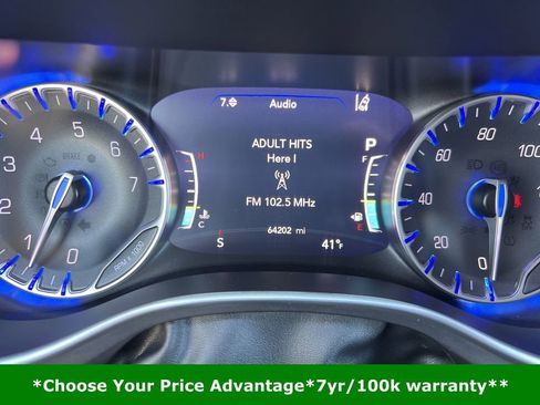 Certified 2023 Chrysler Pacifica Touring-L image 50