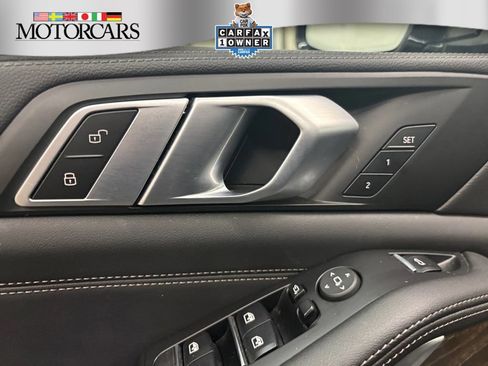 Used 2023 BMW X5 xDrive40i w/ Premium Package AWD/4WD image 12