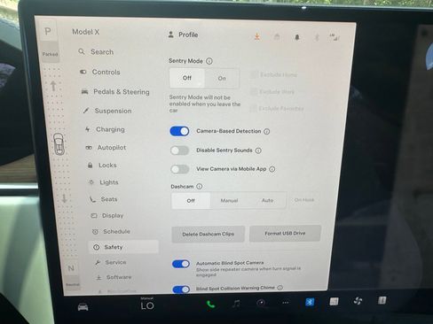Used 2022 Tesla Model X image 36