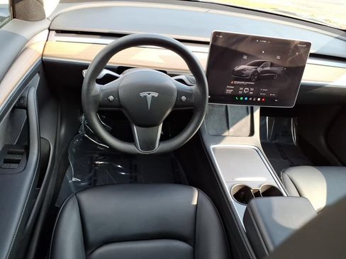 Used 2023 Tesla Model 3 Standard Range RWD image 7
