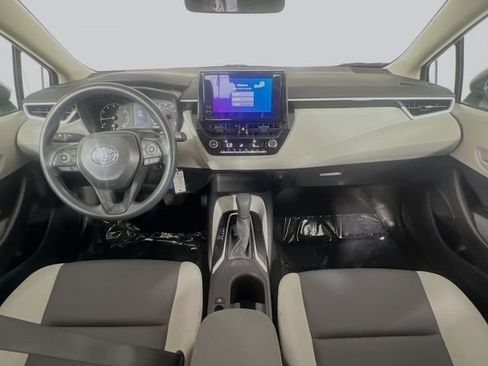 Used 2025 Toyota Corolla LE FWD image 28