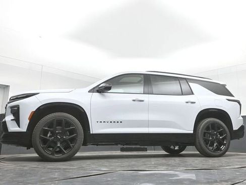 New 2026 Chevrolet Traverse RS w/ LPO, Floor Liner Package FWD image 79
