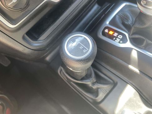 Used 2018 Jeep Wrangler Unlimited Sport S AWD/4WD image 20