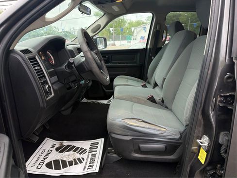 Used 2018 RAM 1500 Express w/ Express Value Package AWD/4WD image 9