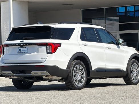 Used 2026 Ford Explorer Active w/ Active Comfort Package AWD/4WD image 4