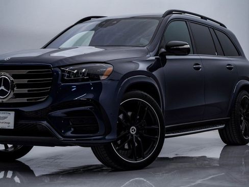 Used 2024 Mercedes-Benz GLS 450 4MATIC image 2