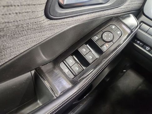 Used 2023 Nissan Rogue SV image 16