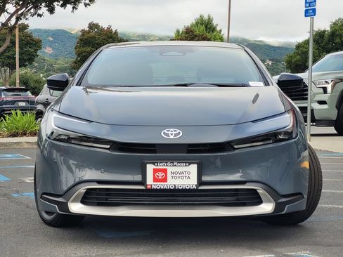 New 2026 Toyota Prius Plug-In Hybrid FWD image 2
