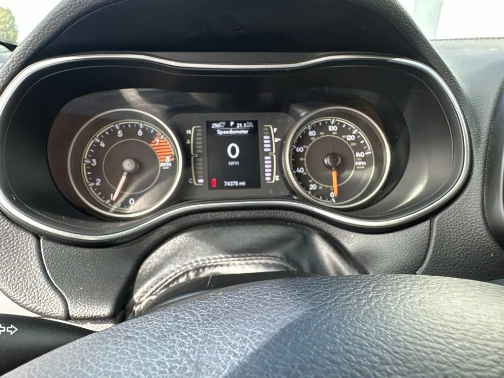 Certified 2019 Jeep Cherokee Latitude Plus AWD/4WD image 21