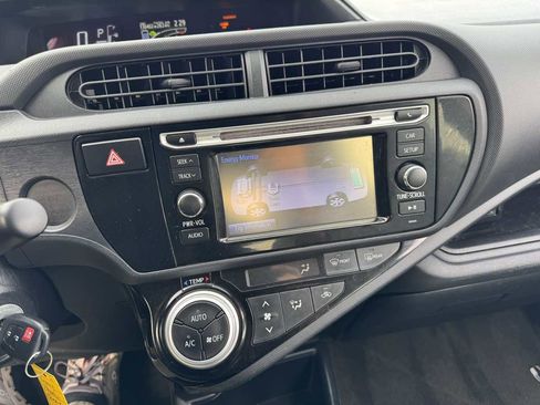 Used 2016 Toyota Prius C One image 25